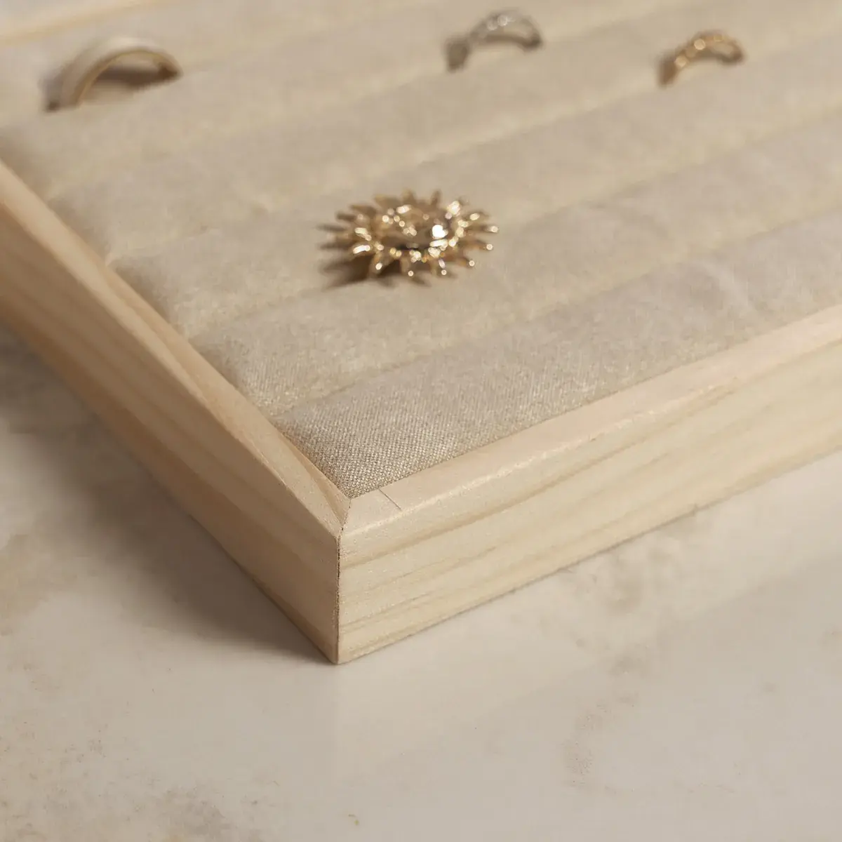 Plateau de présentation pour bagues bois et suédine 5 rangées 20 x 15 x 2,3 cm - Plateau rangement bagues - Présentoirs bagues-7