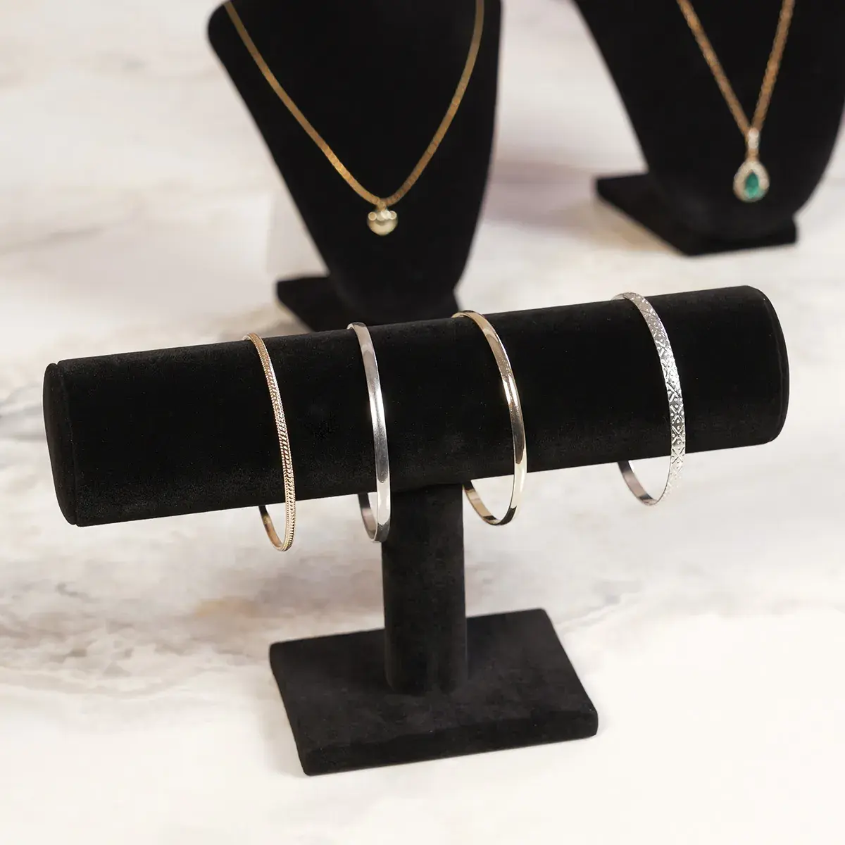 Présentoir bracelets et montres sur pied en flanelle Noir 23 x 7 x 14 cm - Support bracelets - Support montres - Présentoirs bracelets et montres-2