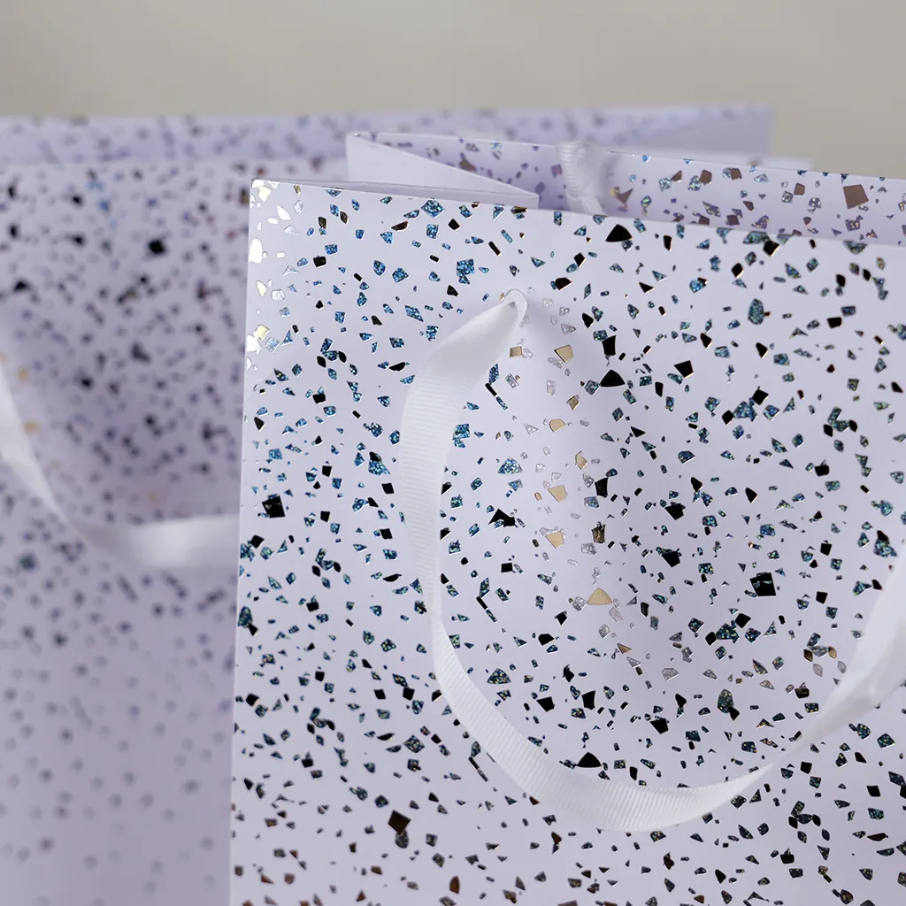 Sac cadeau pelliculé Terrazzo blanc / or / argent irisé 25 + 13 x H 33 cm - Paquet de 20 - Sacs pelliculés à motifs-4