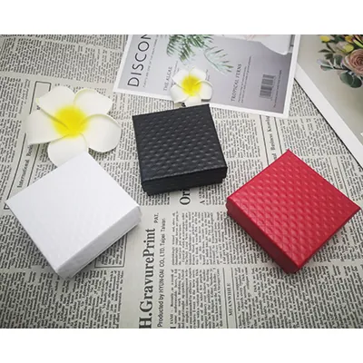 Écrin bijou plat pour Parure & Bracelet carton gaufré Rouge 7,5 x 7,5 x 3,5 cm insert velours - Boite bijoux – Lot de 20 - Écrins à bijoux, Coffrets à bijoux-3