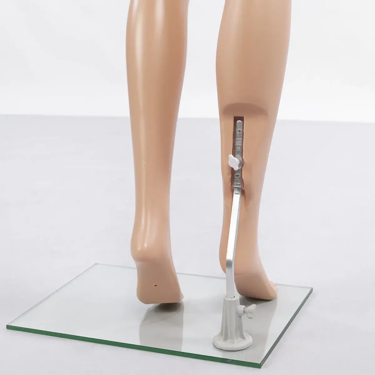Mannequin femme sans perruque H 176 cm Plastique - Chair - Mannequins plastique sans perruque-6