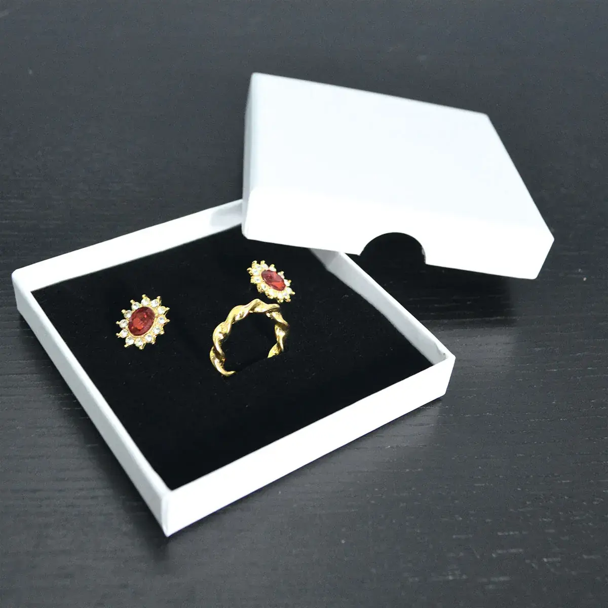 Boîte à bijoux carton 9 x 9 x 1,6 cm blanc – écrin bijoux carton – Lot de 20 - Écrins à bijoux, Coffrets à bijoux-2