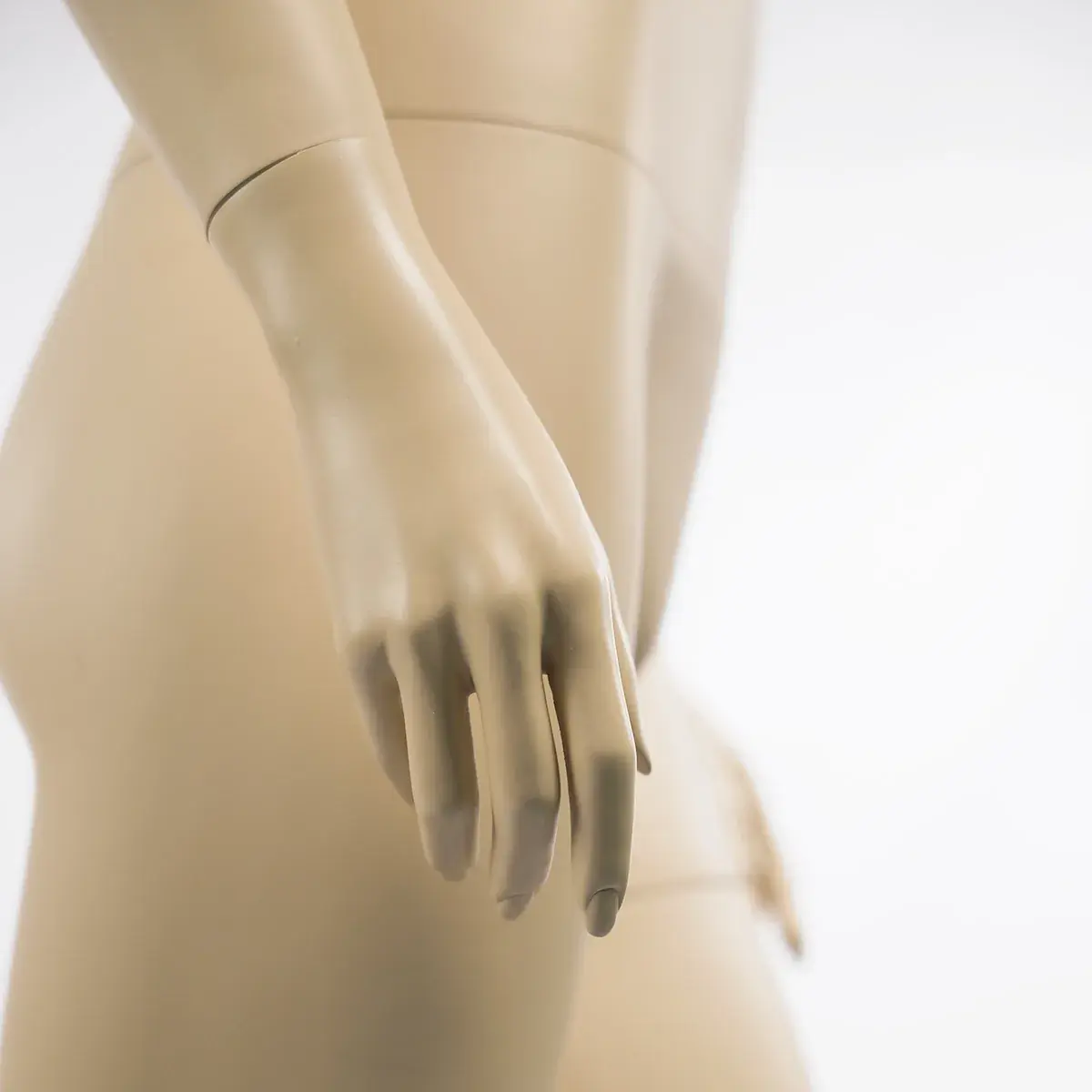 Mannequin femme sans perruque H 182 cm Fibre de verre - Chair - Mannequins femmes-4