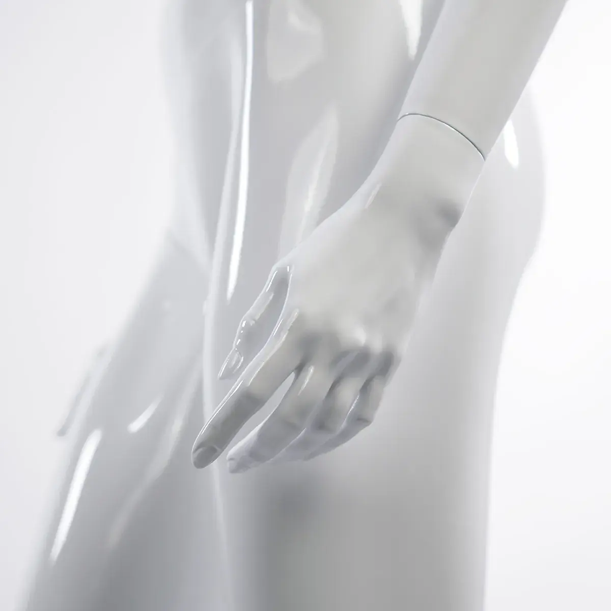 Mannequin femme, finition laquée, bras le long du corps H 178 cm Fibre de verre - Blanc - Mannequins abstraits-4