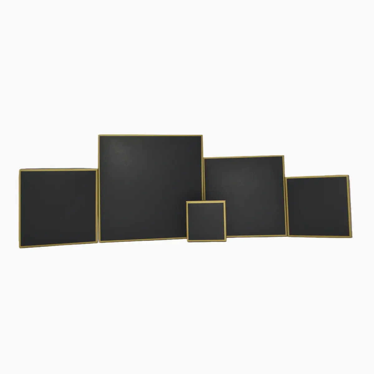 Coffret carton carré pour chocolats 5 rangées 18 x 18 x 3 cm carton 300 g/m² - Noir avec liseré doré - Paquet de 10 - Ballotins chocolats vides-3