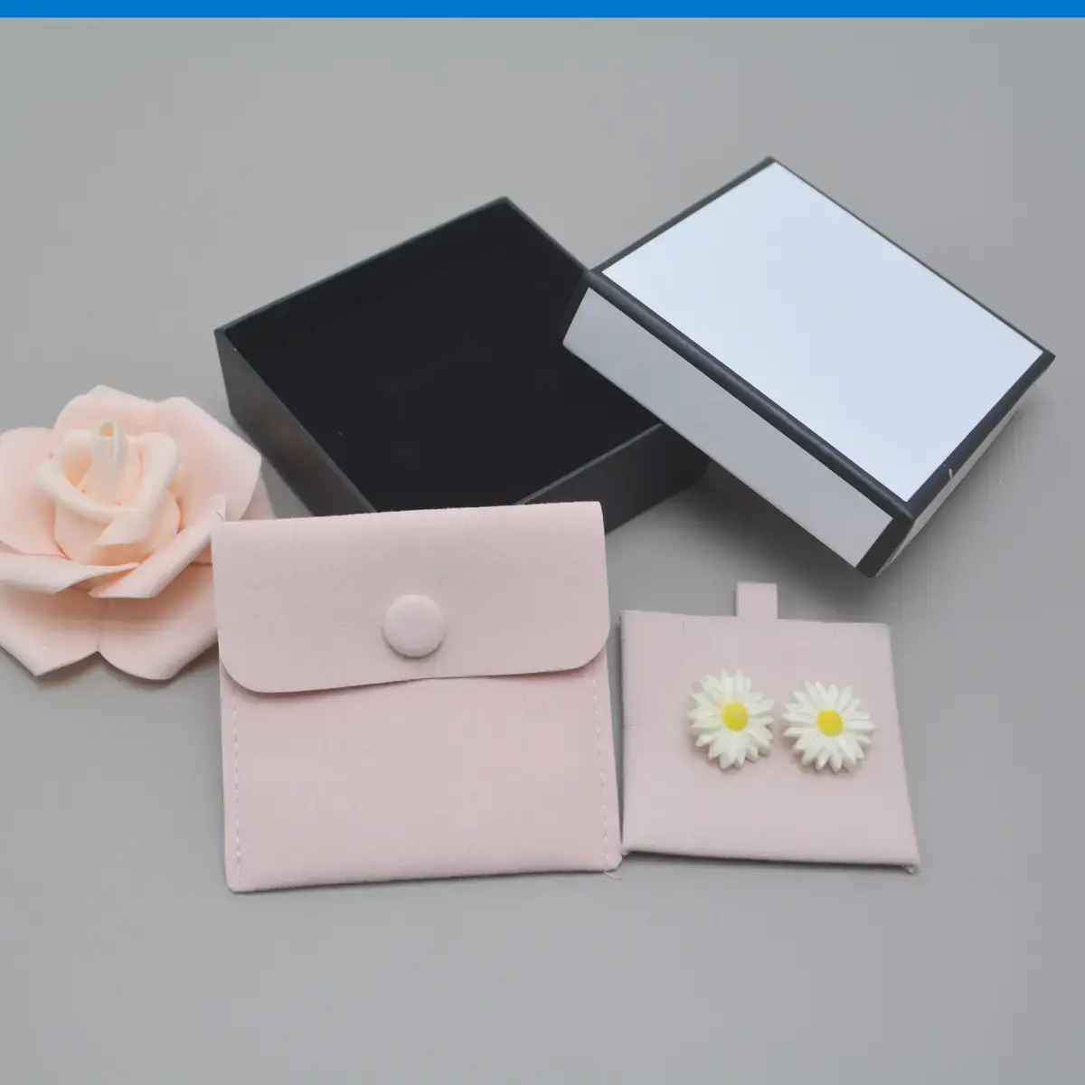 SUPPORT BIJOUX RIGIDE POUR POCHETTE ROSE L.6XH.6CM  - Sachets velours, Pochettes simili cuir-4