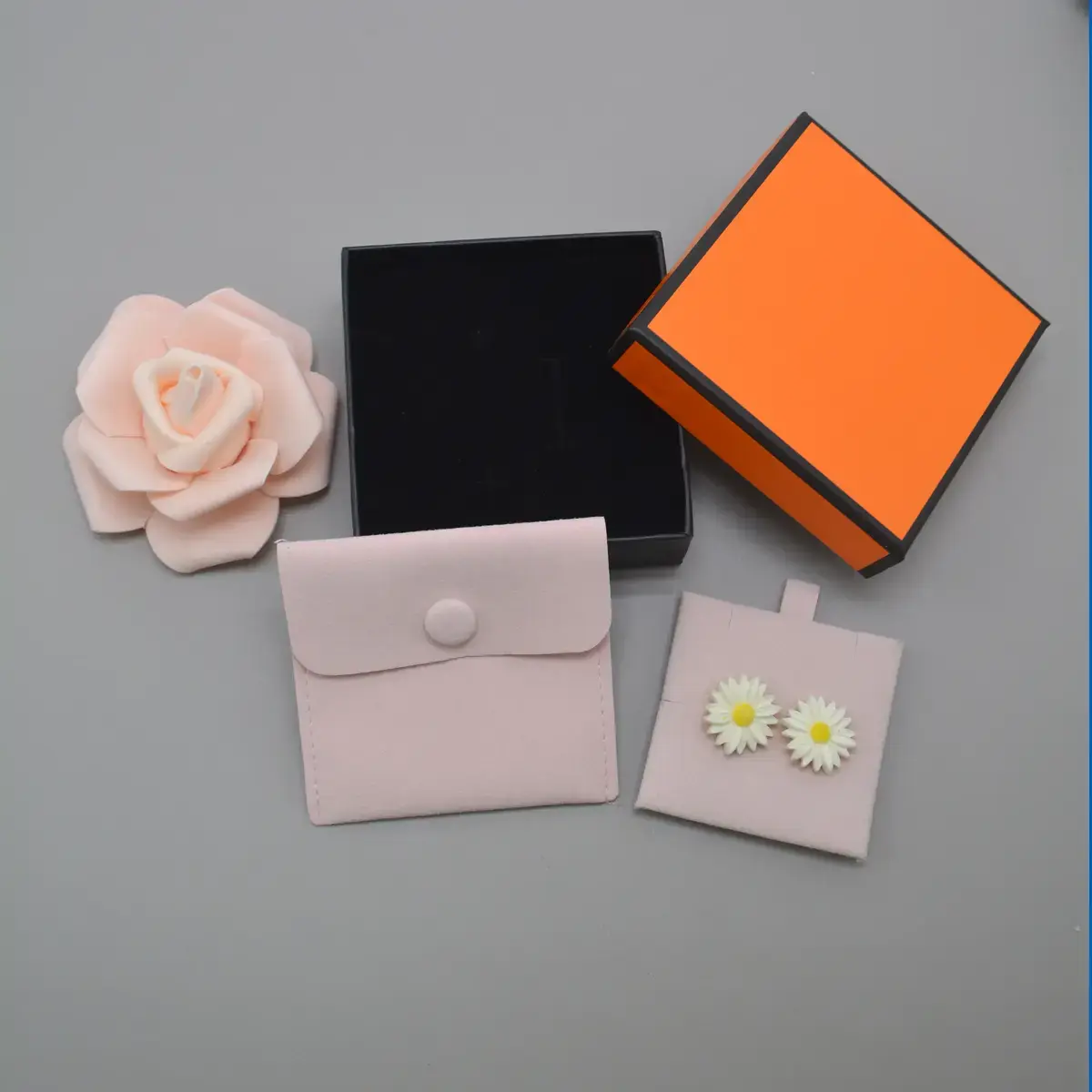 SUPPORT BIJOUX RIGIDE POUR POCHETTE ROSE L.6XH.6CM  - Sachets velours, Pochettes simili cuir-5