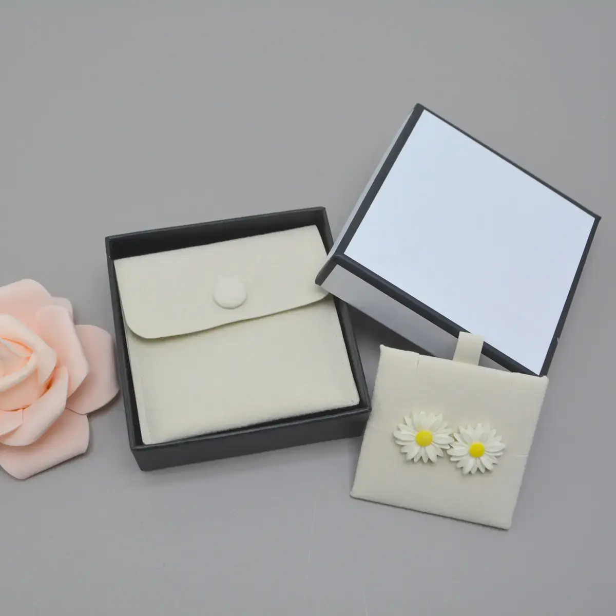 SUPPORT BIJOUX RIGIDE POUR POCHETTE ROSE L.6XH.6CM  - Sachets velours, Pochettes simili cuir-10