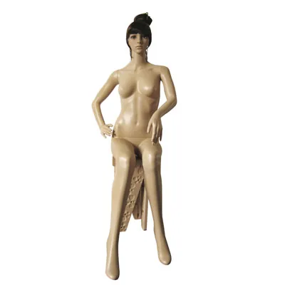 Mannequin femme assise sans perruque - Mannequins femmes