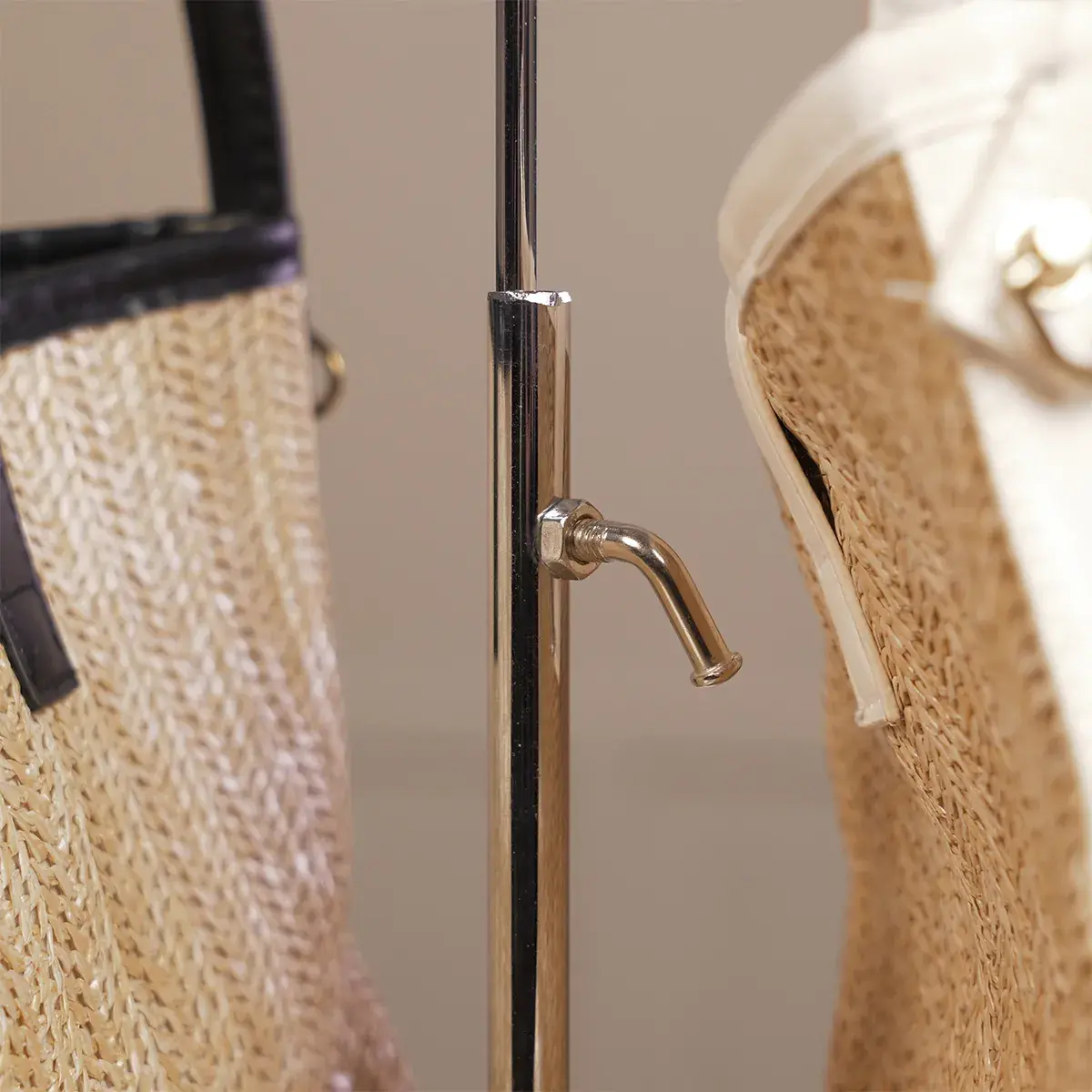 Présentoir réglable porte sac 2 bras H 42 à 70 cm métal chromé - Présentoir sac à main - Présentoirs sacs et portefeuilles-3