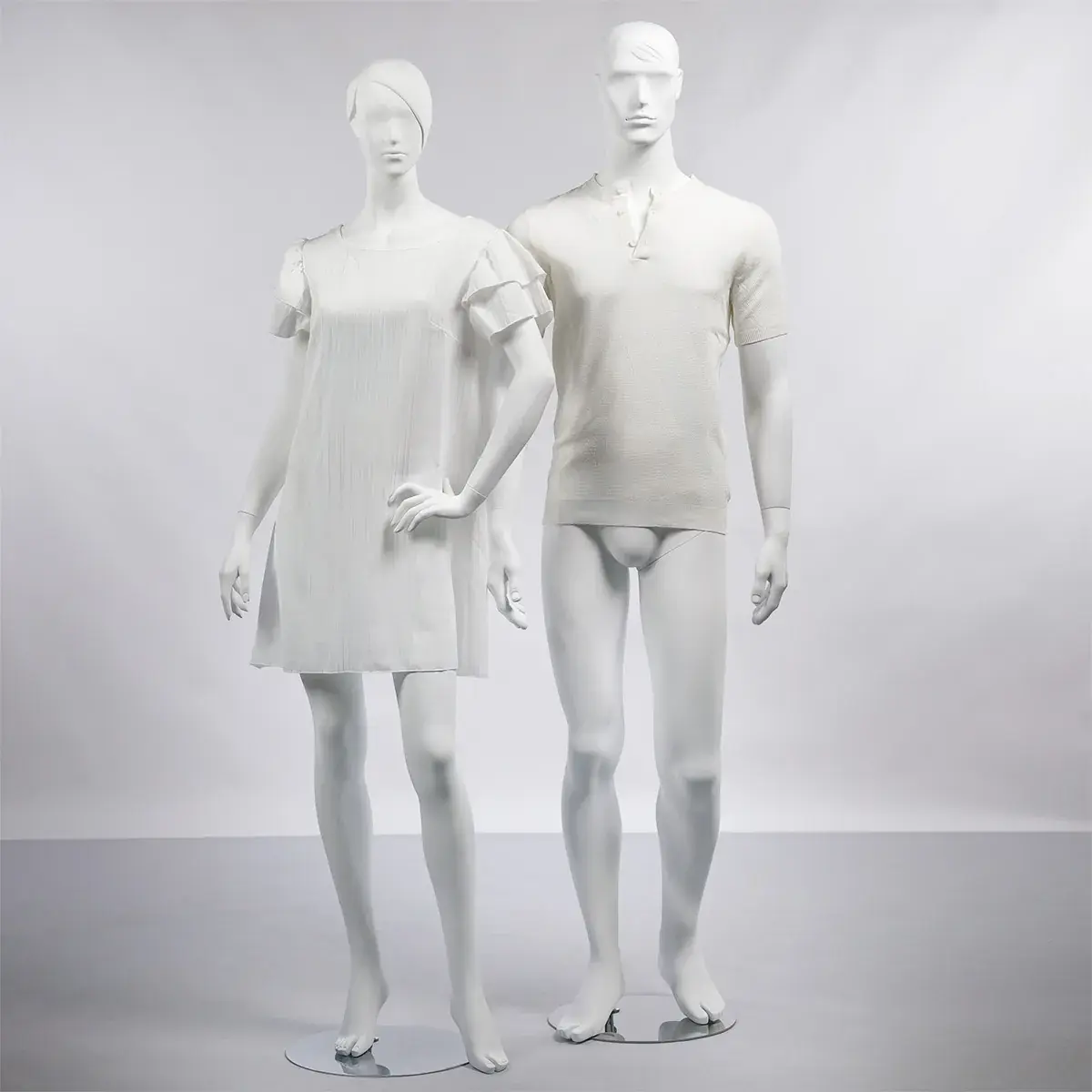 Mannequin homme, tête et cheveux sculptés H 186 cm Fibre de verre - Blanc mat - Mannequins cheveux sculptés-6