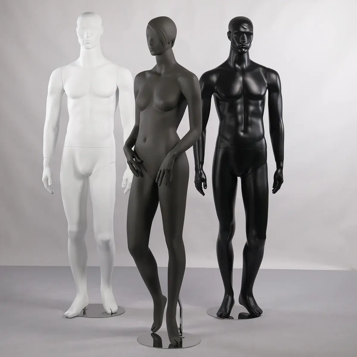 Mannequin homme, tête et cheveux sculptés H 184 cm Fibre de verre - Noir mat - Mannequins hommes-5