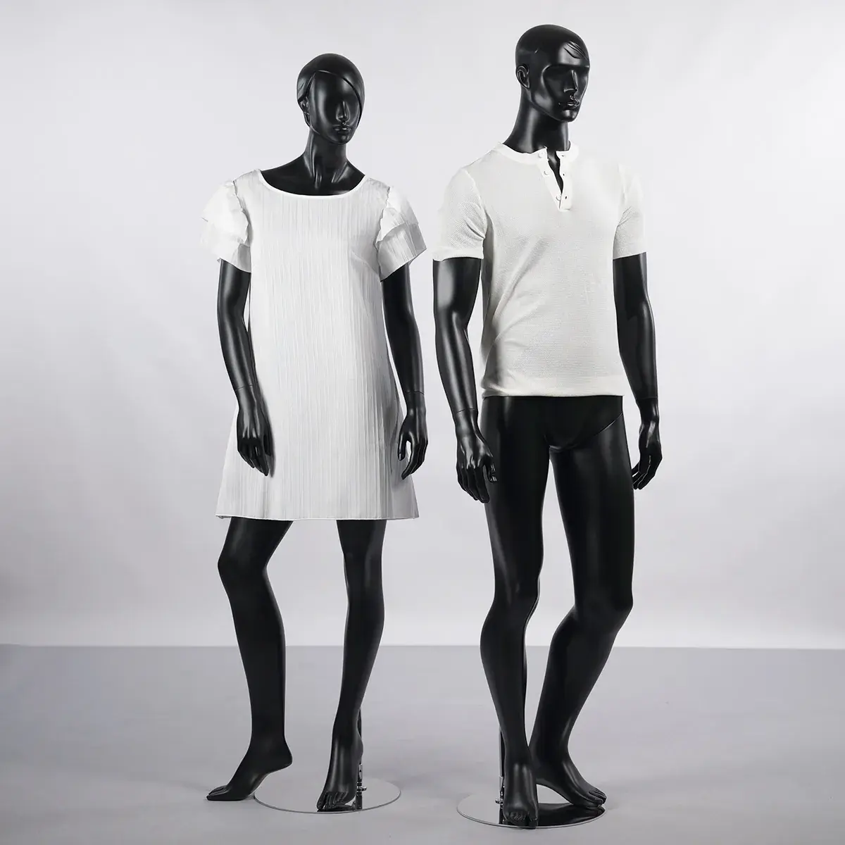 Mannequin homme, tête et cheveux sculptés H 184 cm Fibre de verre - Noir mat - Mannequins hommes-6